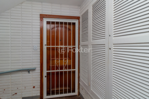 Image 38 - 984440