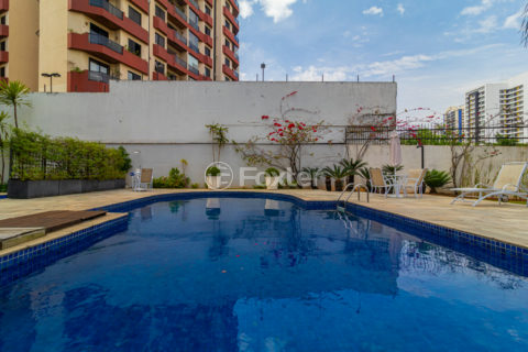 Image 35 - 984246