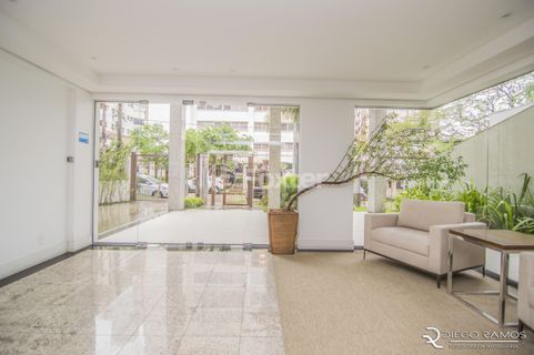 Image 21 - 1014676