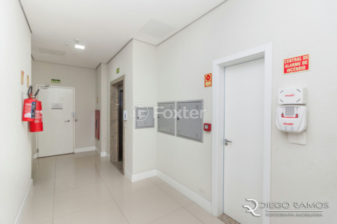 Image 29 - 999740