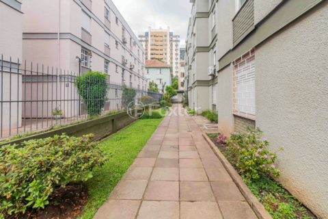 Image 37 - 928380