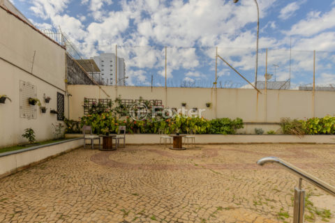 Image 37 - 1018755