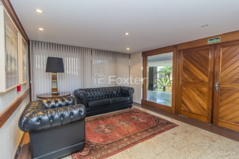 Image 37 - 1005699