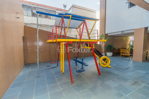 Image 43 - 1005699