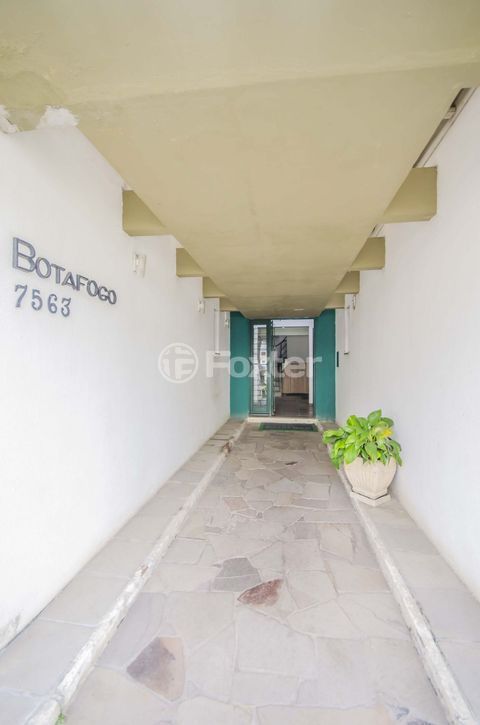Image 20 - 337985