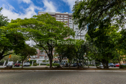 Image 36 - 984981