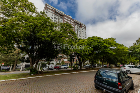 Image 35 - 984981