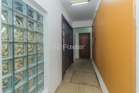 Image 32 - 879575