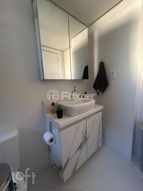 Image 4 - 1000018
