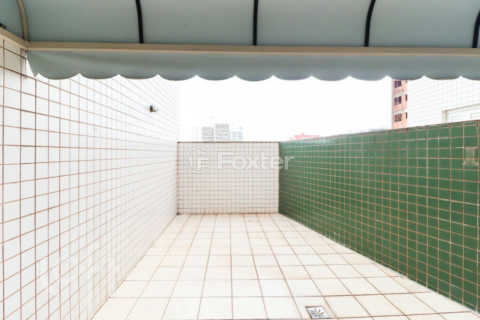 Image 21 - 1000021