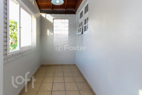 Image 34 - 1000025