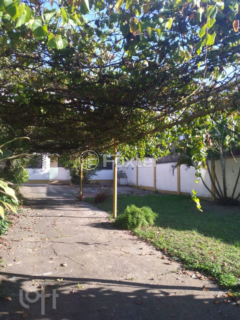 Image 27 - 1000054