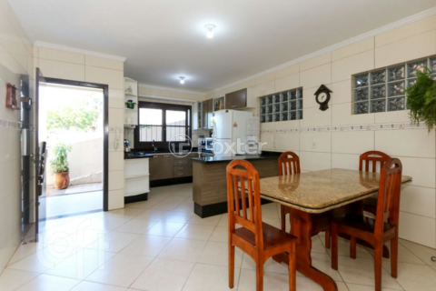 Image 33 - 1000123