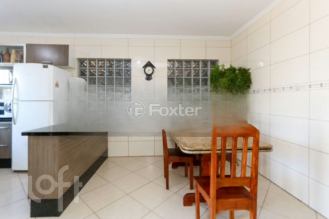 Image 34 - 1000123