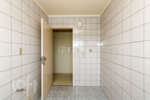Image 3 - 1000153
