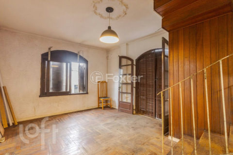 Image 20 - 1000155