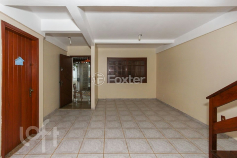 Image 8 - 1000159