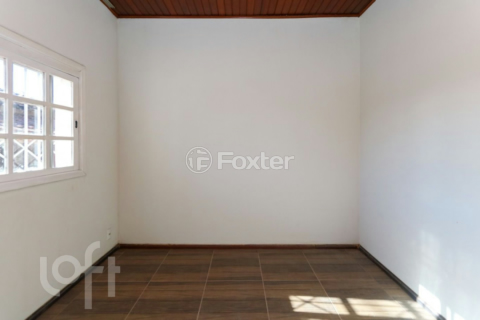 Image 38 - 1000166