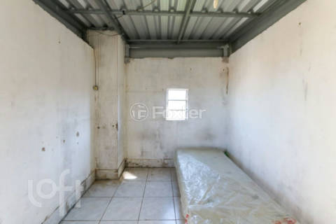 Image 32 - 1000190