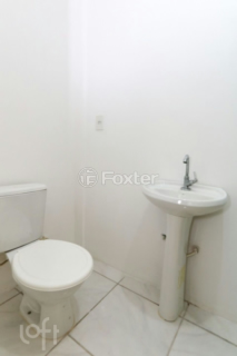 Image 4 - 1000209
