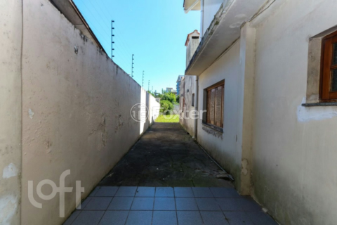 Image 33 - 1000227