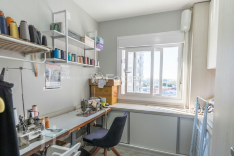 Image 12 - 1000270