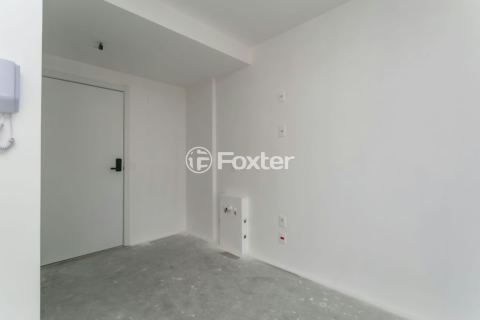 Image 3 - 1000301