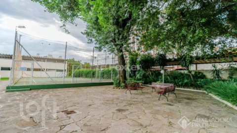 Image 37 - 1000327