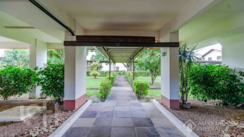 Image 30 - 1000327