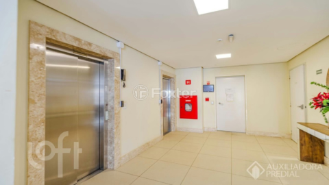Image 33 - 1000330