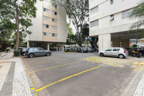 Image 20 - 1000332
