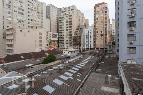 Image 10 - 1000335