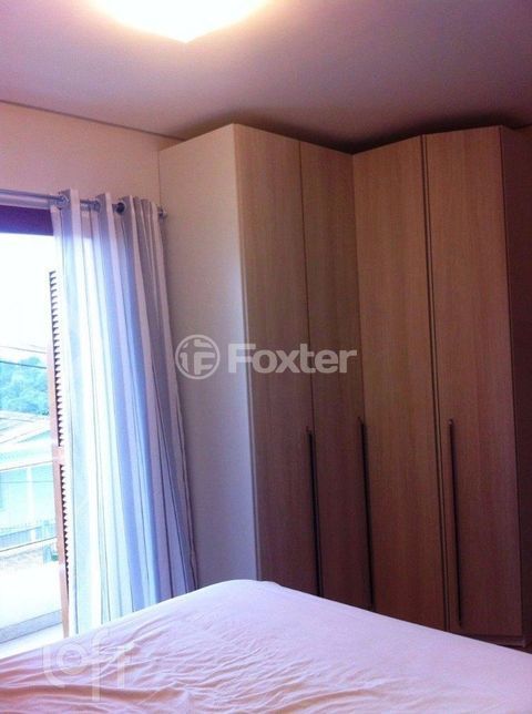 Image 8 - 1000339