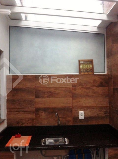 Image 2 - 1000339