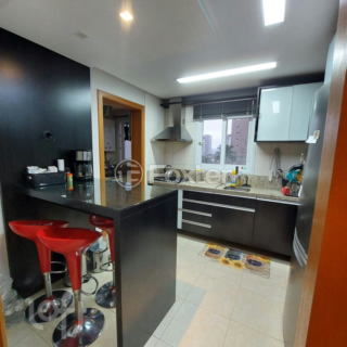 Image 10 - 1000341