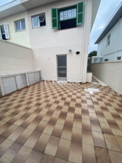 Image 10 - 1000343