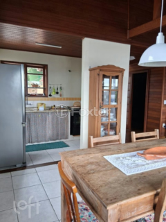 Image 4 - 1000361