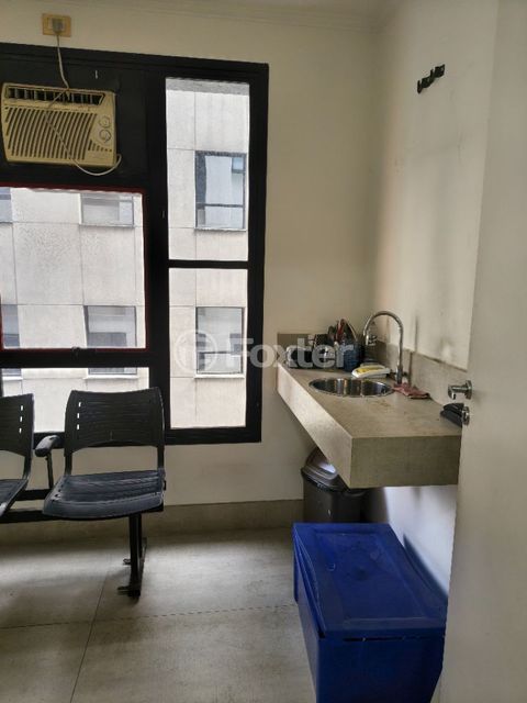 Image 4 - 1000453