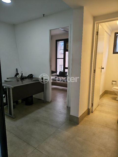 Image 6 - 1000453