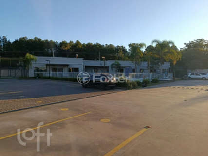 Image 34 - 1000460