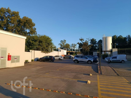 Image 35 - 1000460