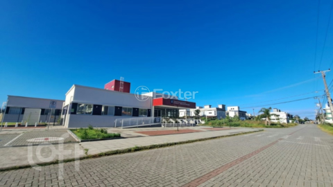 Image 41 - 1000477