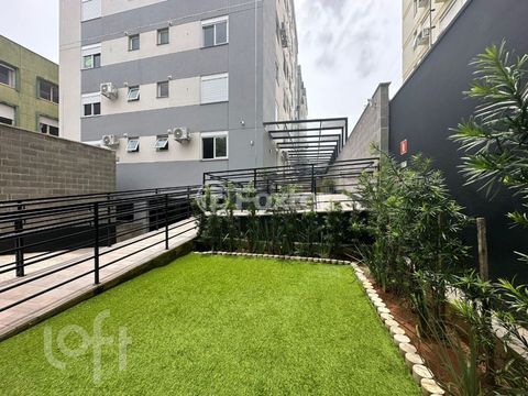 Image 35 - 1000508