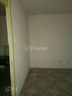 Image 35 - 1000538