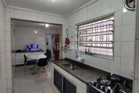 Image 39 - 1000711