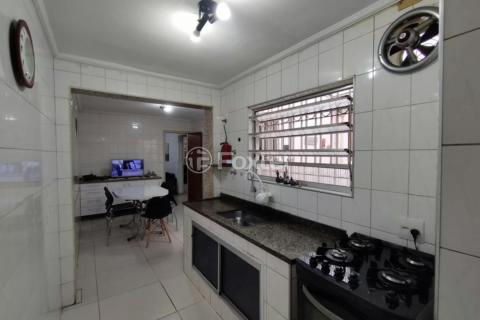 Image 34 - 1000711