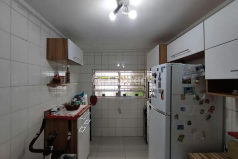 Image 46 - 1000711