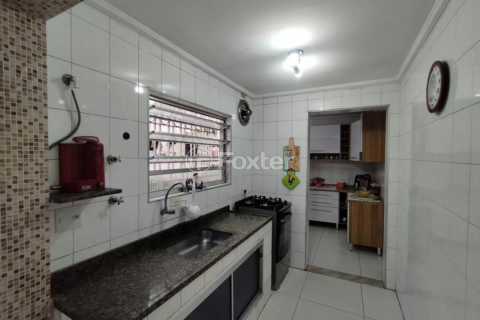 Image 44 - 1000711