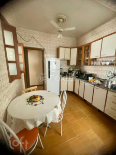 Image 4 - 1000712