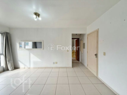 Image 32 - 1000740